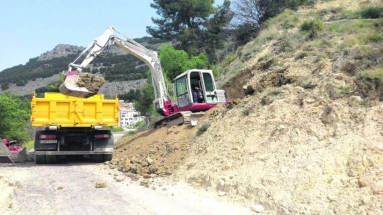 El Ayuntamiento de Torres arregla más de 20 caminos El Ayuntamiento de Torres arregla más de 20 caminos