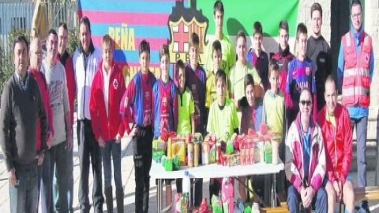 Futbolistas “golean” al hambre Futbolistas “golean” al hambre