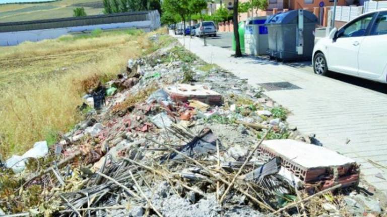 Vecinos de la Estación de Almería reclaman mejoras Vecinos de la Estación de Almería reclaman mejoras