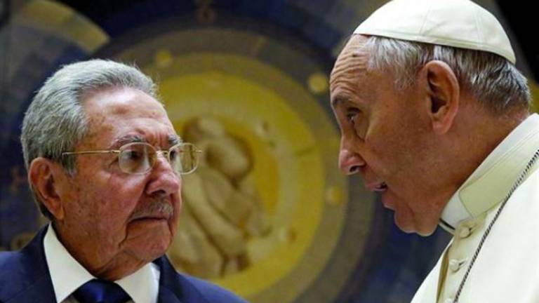 El Papa y Raúl Castro se reúnen en El Vaticano El Papa y Raúl Castro se reúnen en El Vaticano