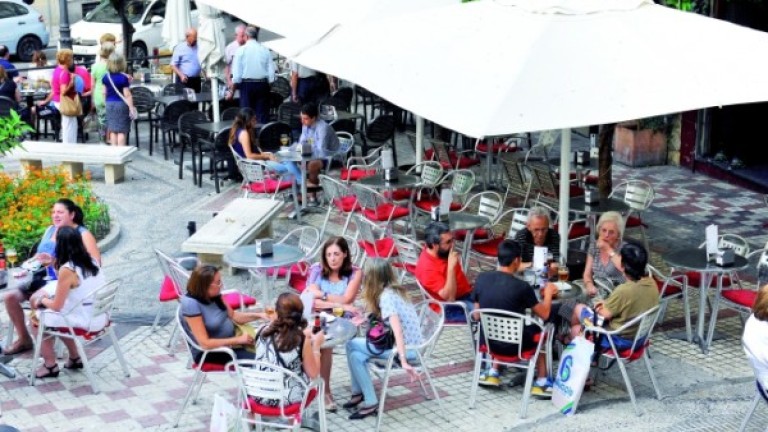 La actividad de restaurantes y bares sigue en caída libre
