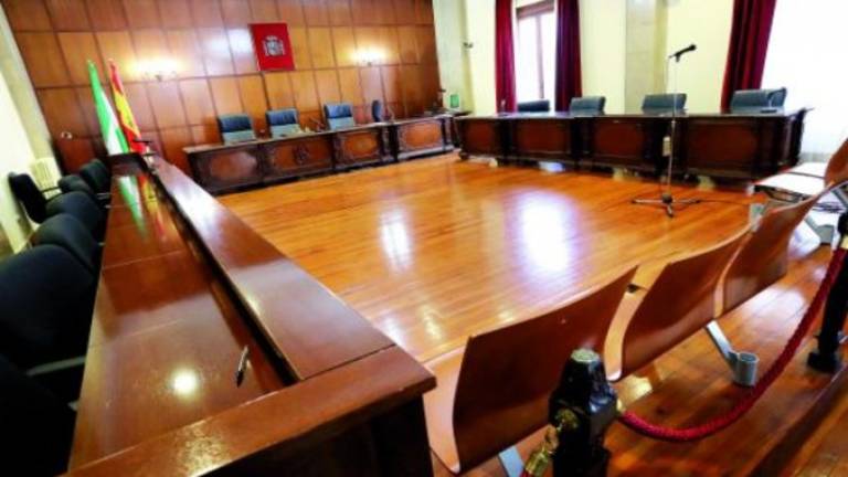 El fiscal acusa a un hombre de violar a sus dos hijos pequeños El fiscal acusa a un hombre de violar a sus dos hijos pequeños