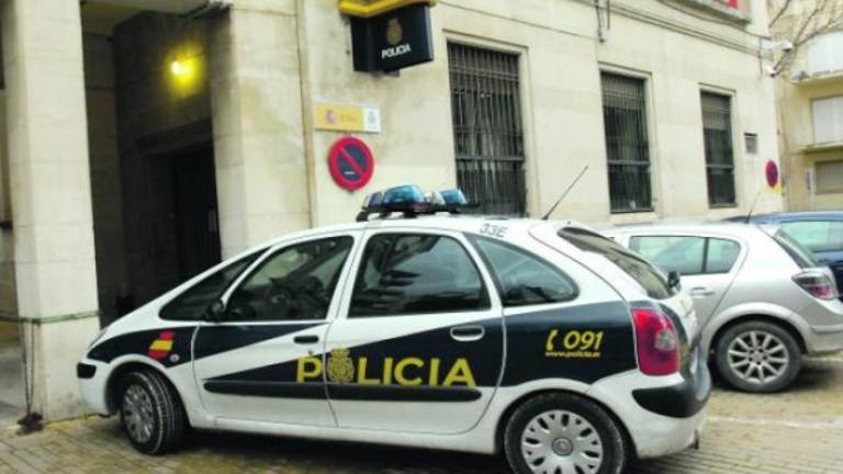 Dos maltratadas denuncian por abuso al policía que las protegía