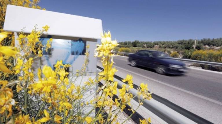 Una selva de flores se “come” el radar móvil del Riogordillo