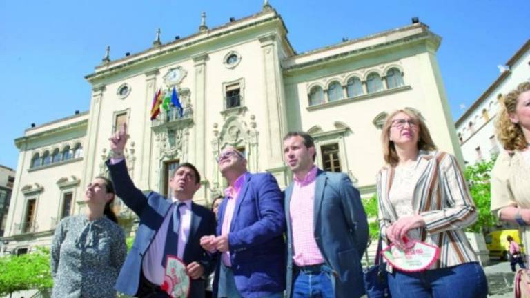 Los socialistas prometen un Ayuntamiento de cristal Los socialistas prometen un Ayuntamiento de cristal