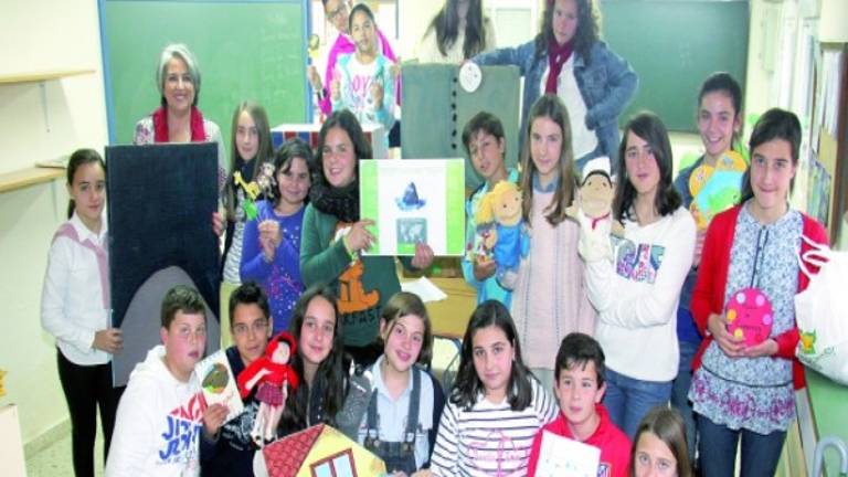 Mengíbar festeja el primer medio siglo de vida del Manuel de la Chica Mengíbar festeja el primer medio siglo de vida del Manuel de la Chica