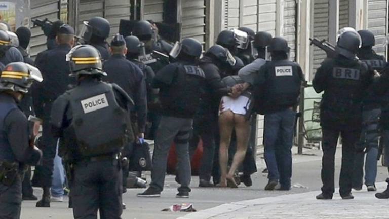 El asalto a Saint Dennis se salda con siete detenidos y dos muertos El asalto a Saint Dennis se salda con siete detenidos y dos muertos