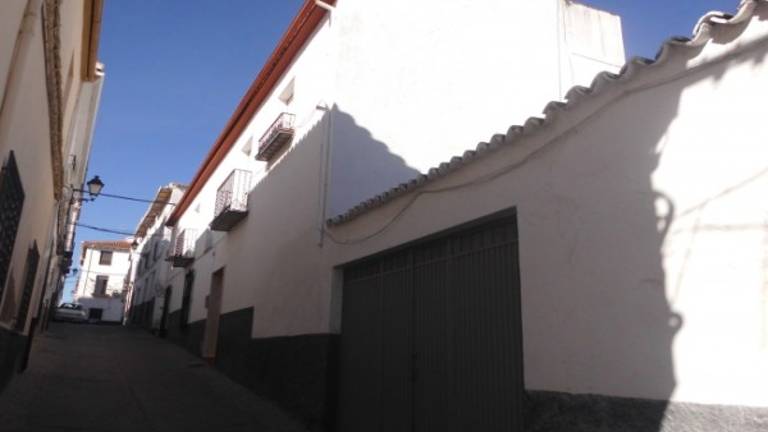 Robos en una casa con sus habitantes dentro y en una cochera Robos en una casa con sus habitantes dentro y en una cochera