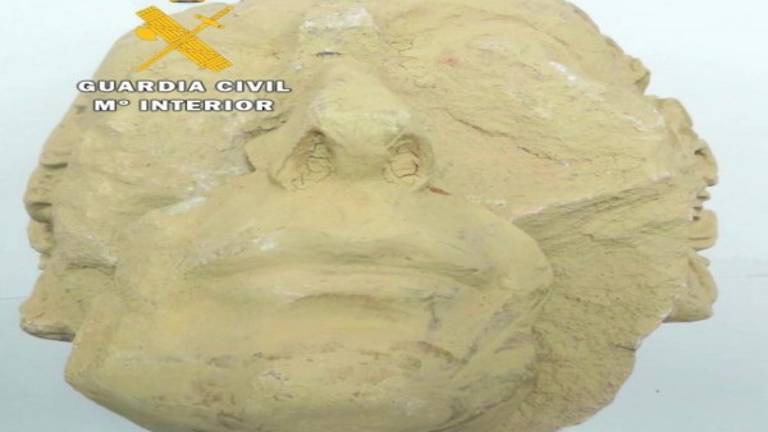 Misterioso hallazgo de una cabeza de piedra Misterioso hallazgo de una cabeza de piedra