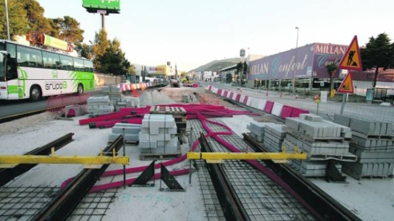 Más de 11.500 euros a un ciclista que cayó por las obras del tranvía Más de 11.500 euros a un ciclista que cayó por las obras del tranvía