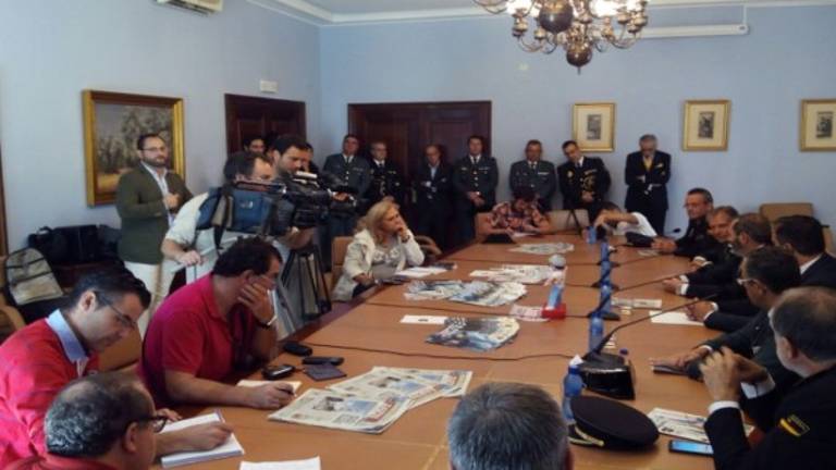 Revistas en homenaje a las Fuerzas y Cuerpos de Seguridad del Estado Revistas en homenaje a las Fuerzas y Cuerpos de Seguridad del Estado
