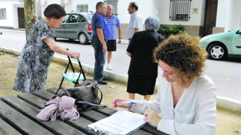 Revisión casa por casa tras los terremotos Revisión casa por casa tras los terremotos