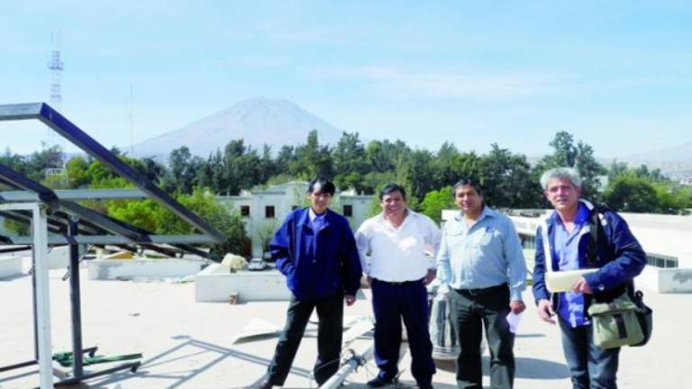 La Universidad “alumbra” en Perú la energía del sol La Universidad “alumbra” en Perú la energía del sol