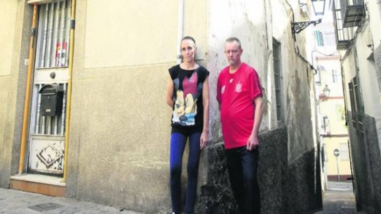 Peligro de más derrumbes Peligro de más derrumbes