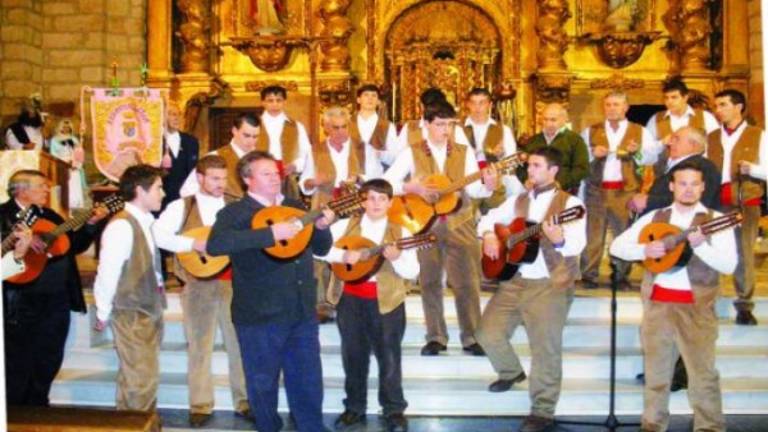 Los campanilleros llenan de Navidad las calles de Vilches