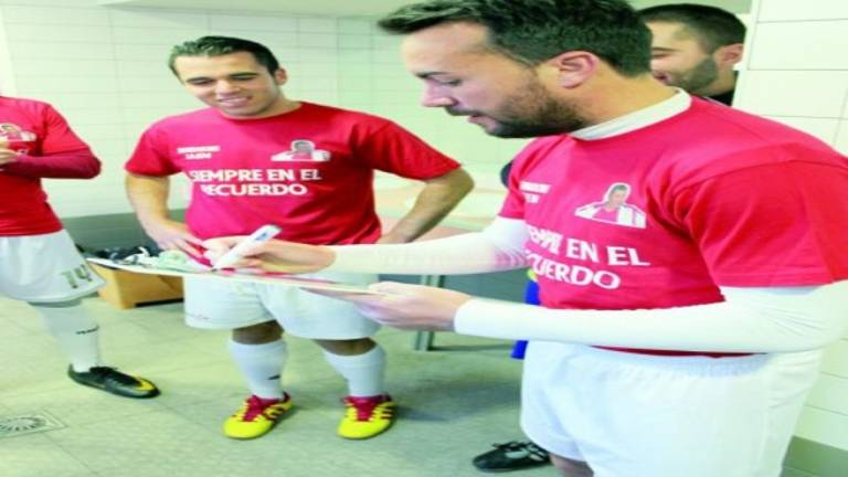 El árbitro que cambió el silbato por el banquillo El árbitro que cambió el silbato por el banquillo