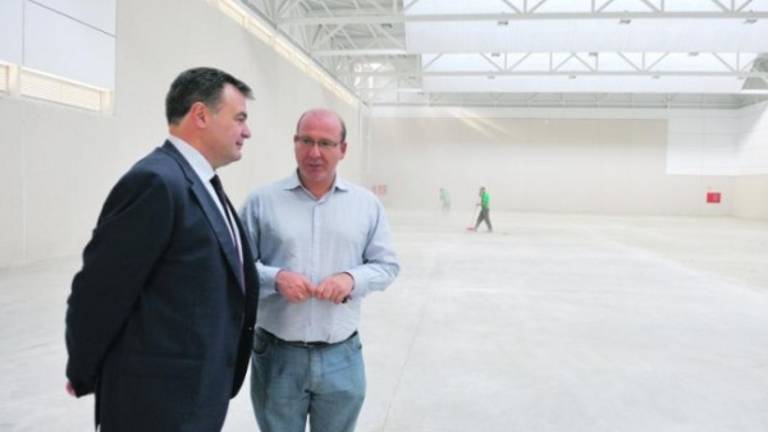Los dos pabellones deportivos abrirán el próximo noviembre Los dos pabellones deportivos abrirán el próximo noviembre