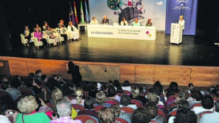 Un diez para la mujer rural Un diez para la mujer rural