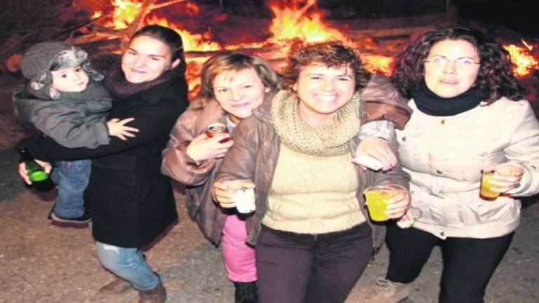Villarrodrigo y Peñolite viven San Antón repletos de fervor Villarrodrigo y Peñolite viven San Antón repletos de fervor