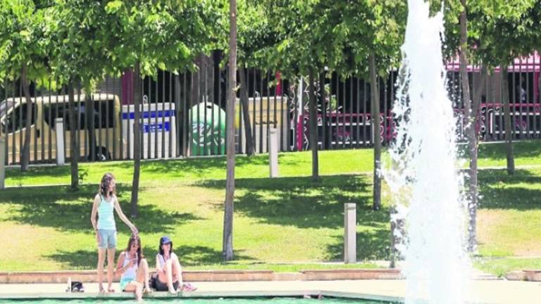 La ola de calor eleva el mercurio hasta los 41,9 grados en la provincia La ola de calor eleva el mercurio hasta los 41,9 grados en la provincia