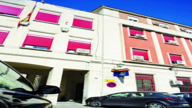 Se entrega el hombre que tiró a un policía por un terraplén Se entrega el hombre que tiró a un policía por un terraplén