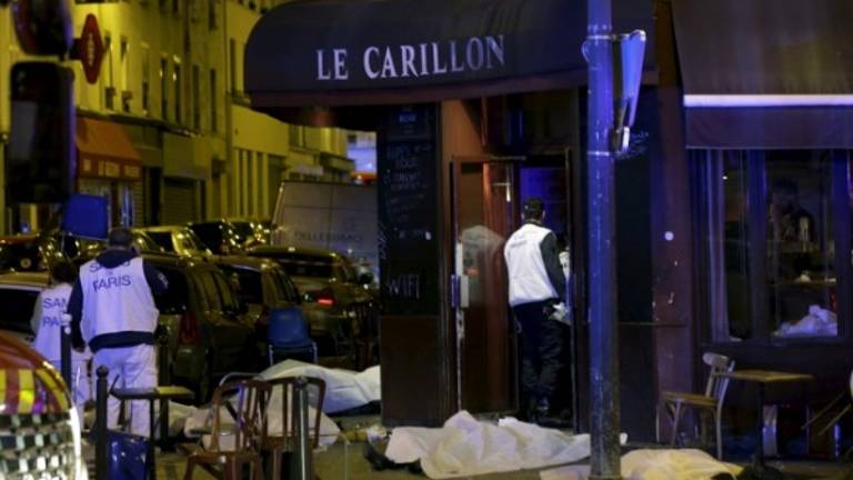 Decenas de muertos en varios ataques en París Decenas de muertos en varios ataques en París