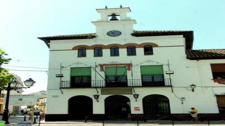 Retraso en las nóminas por el embargo de las cuentas de Marmolejo Retraso en las nóminas por el embargo de las cuentas de Marmolejo