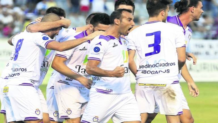 El Real Jaén gana con los goles de Santi Villa (2-0) El Real Jaén gana con los goles de Santi Villa (2-0)