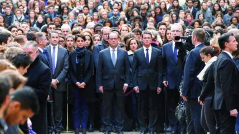 Francia prepara medidas “de guerra” contra el terrorismo Francia prepara medidas “de guerra” contra el terrorismo