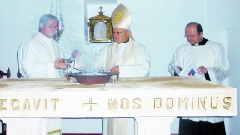 El obispo jiennense dedica la iglesia de la aldea de San José El obispo jiennense dedica la iglesia de la aldea de San José