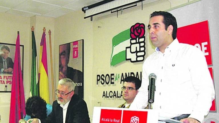La asamblea apoya a Carlos Hinojosa como cabeza de lista La asamblea apoya a Carlos Hinojosa como cabeza de lista