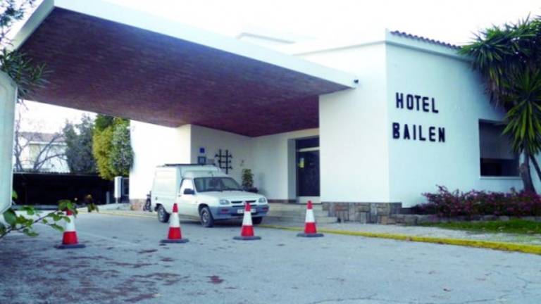 El Hotel Bailén, aún cerrado y sin respuesta sobre su futuro El Hotel Bailén, aún cerrado y sin respuesta sobre su futuro