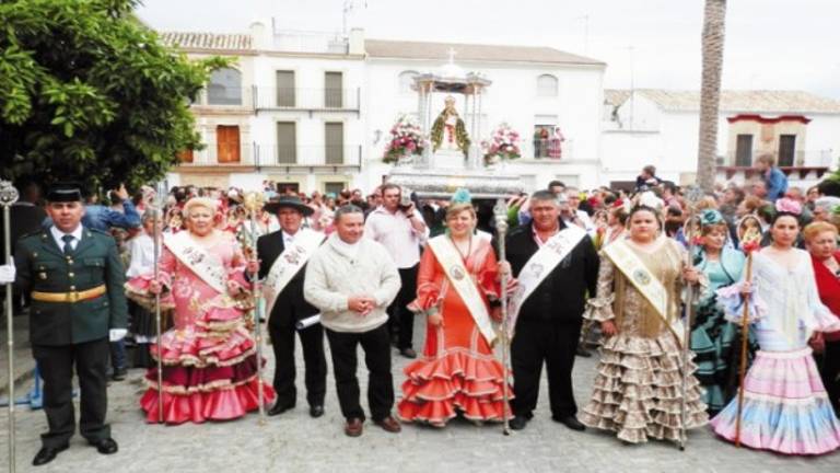 Vítores a la Reina de Sierra Morena en las calles de Lopera Vítores a la Reina de Sierra Morena en las calles de Lopera