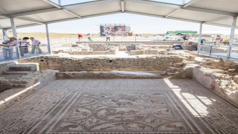 El Mósaico de Cástulo ya luce en todo su esplendor El Mósaico de Cástulo ya luce en todo su esplendor