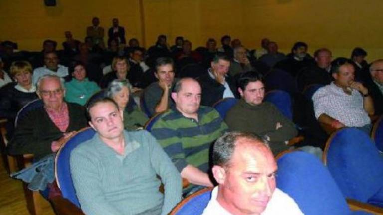 El Ayuntamiento reparte casi 100.000 euros en subvenciones El Ayuntamiento reparte casi 100.000 euros en subvenciones
