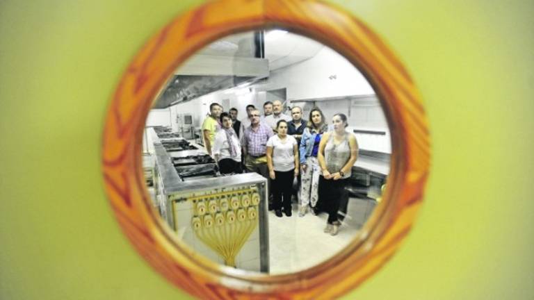 Una cocina desierta y alumnos “colgados” en la Escuela de La Laguna Una cocina desierta y alumnos “colgados” en la Escuela de La Laguna