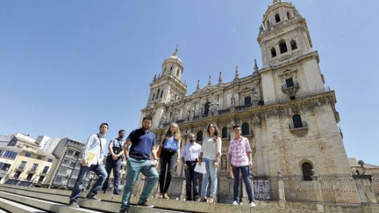 Ejército de tesis universitarias para luchar por la Catedral Ejército de tesis universitarias para luchar por la Catedral