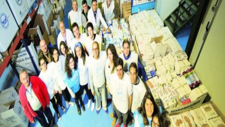 Equipo de voluntarios que organiza “solidaridad” Equipo de voluntarios que organiza “solidaridad”