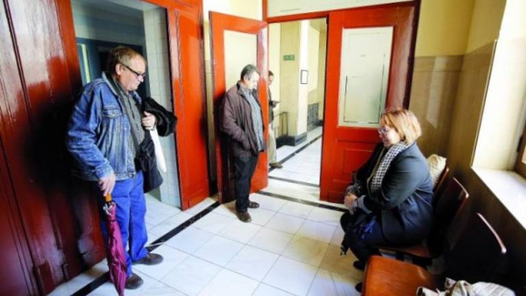 Orden de prisión al acusado de estafar a unos “padres coraje” Orden de prisión al acusado de estafar a unos “padres coraje”