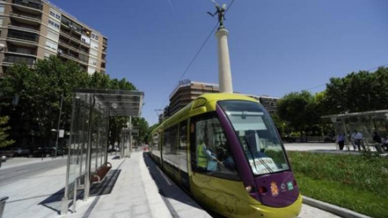 El Ayuntamiento insiste en que el tranvía no es de su propiedad El Ayuntamiento insiste en que el tranvía no es de su propiedad