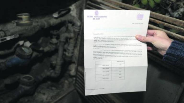 El PSOE ve irregular la carta adjunta a la factura de Aqualia El PSOE ve irregular la carta adjunta a la factura de Aqualia
