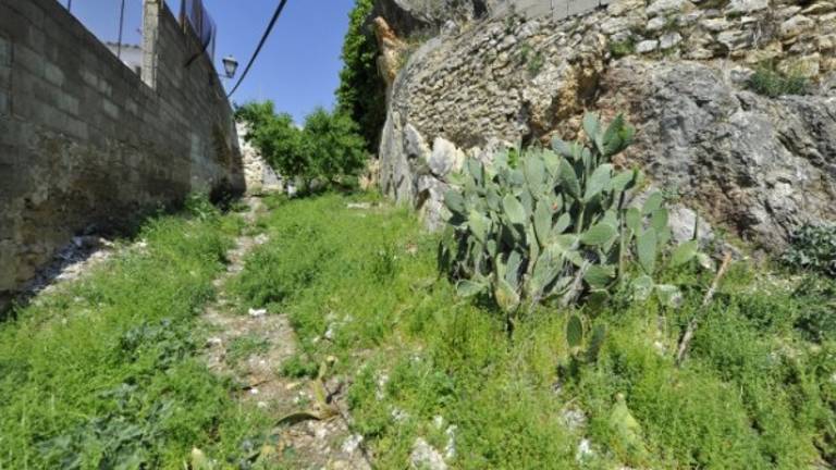 Denuncian “trapicheos” de droga y conductas incívicas en El Almendral Denuncian “trapicheos” de droga y conductas incívicas en El Almendral