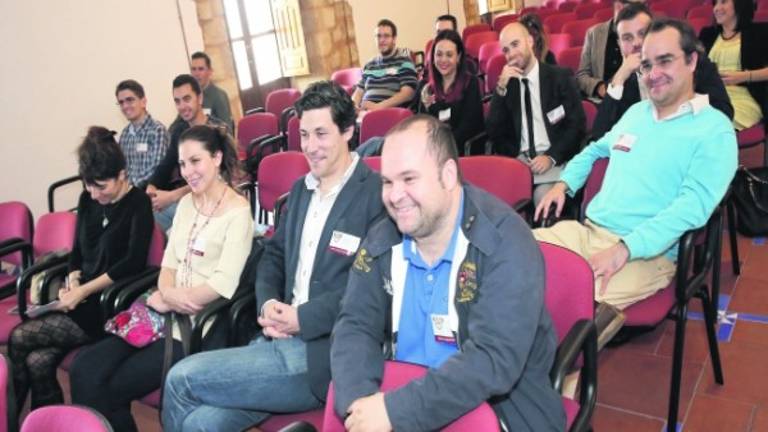 Emprendedores que aprenden a capitalizar sus ideas y planes Emprendedores que aprenden a capitalizar sus ideas y planes