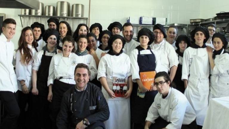 Los futuros “chefs” compiten Los futuros “chefs” compiten