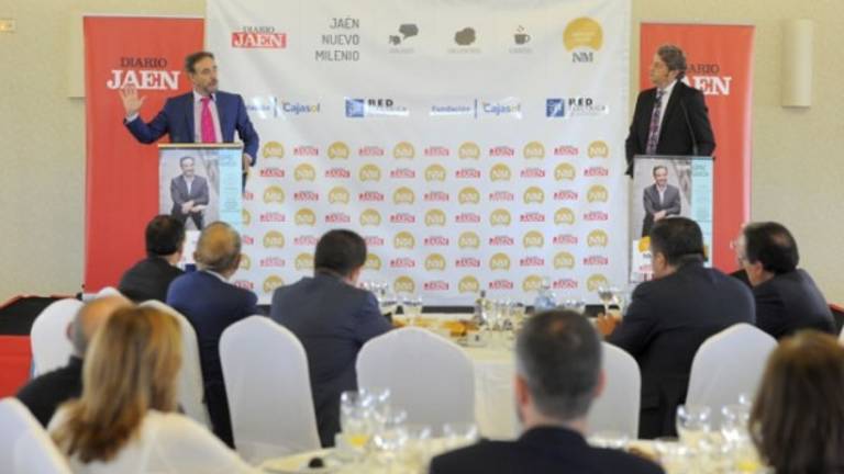 Felipe López:La Junta está dispuesta a aliviar la carga financiera del tranvía para que funcione Felipe López:La Junta está dispuesta a aliviar la carga financiera del tranvía para que funcione