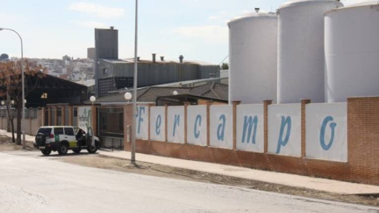 Cinco heridos graves en una explosión en una fábrica de fertilizantes de Mengíbar Cinco heridos graves en una explosión en una fábrica de fertilizantes de Mengíbar