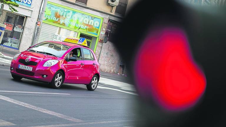 Las autoescuelas esperan dar tranquilidad a su alumnado