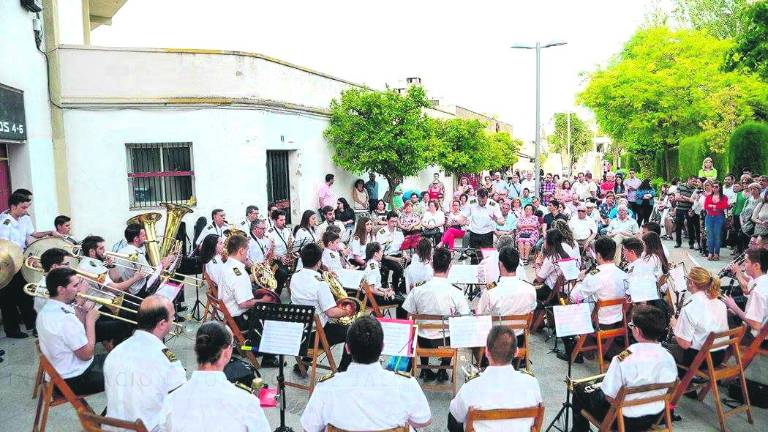 El arte andaluz se convierte en protagonista de la feria chica