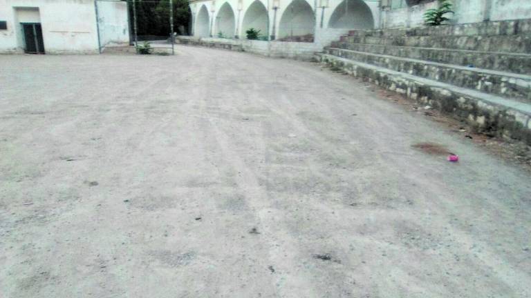“Ariete” critica el deterioro del parquin junto a los depósitos “Ariete” critica el deterioro del parquin junto a los depósitos