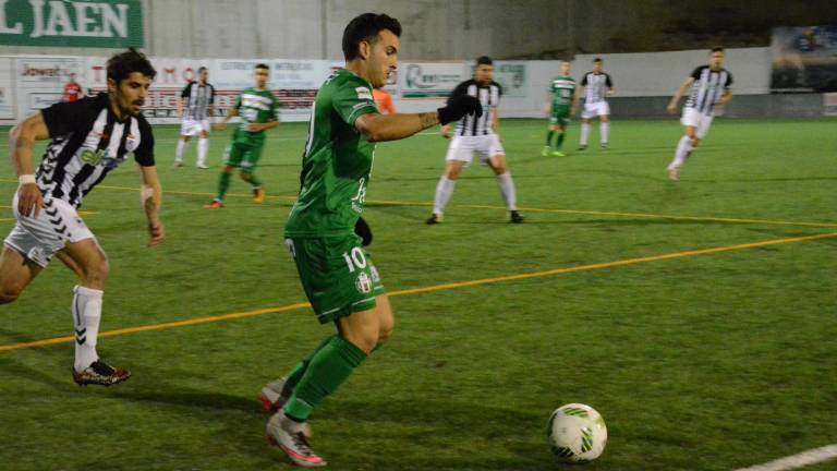 Día gris de fútbol en el estadio de La Juventud